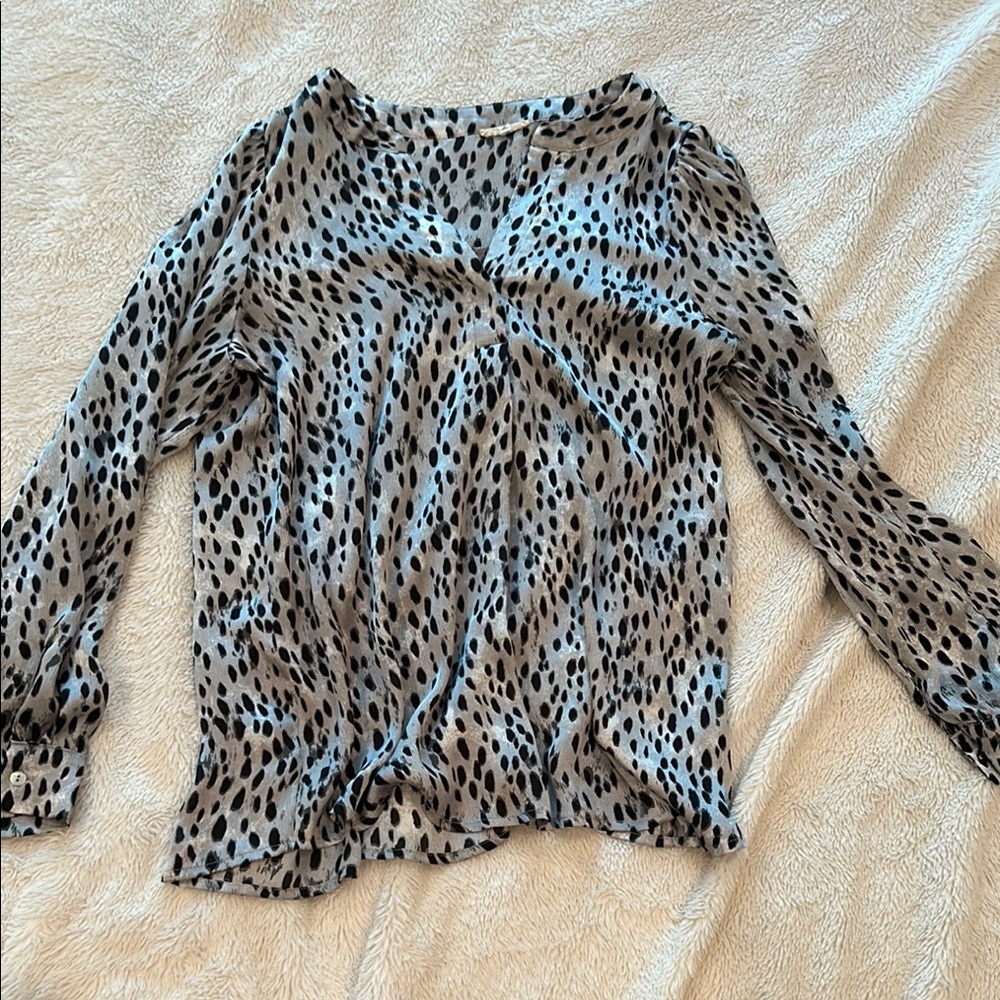 JODIFL Black and White Ruched Blouse with Peter Pan Collar